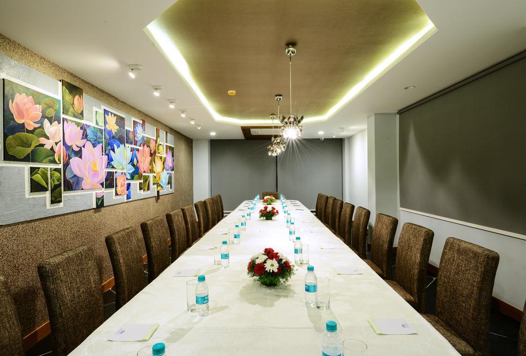 Taj Mahal Hotel Hyderabad Exterior photo